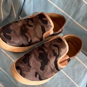 Olukai Camouflage Slip-On womens Shoes size 7 (lavender and black/grey)